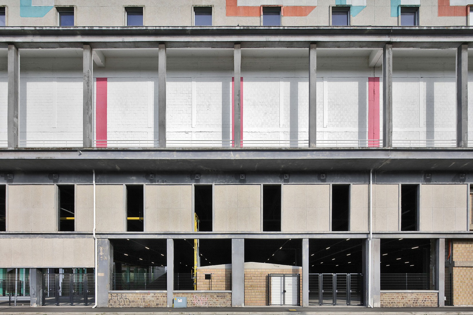 Charleroi Palais des Expositions by architecten jan de vylder inge vinck and AgwA. Photograph by Filip Dujardin.