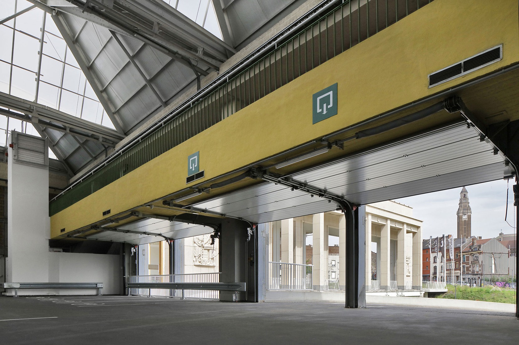 Charleroi Palais des Expositions by architecten jan de vylder inge vinck and AgwA. Photograph by Filip Dujardin.