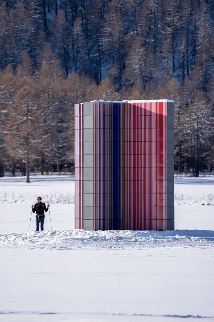 Gerhard Richter, STRIP TOWER (962), 2023. Sils Maria, Suiza, 2026. Fotografía por Luzi Seiler. Cortesía de Gerhard Richter Kunststiftung y Luma Foundation.