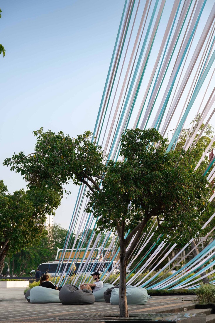 «High Line Bangkok» por HAS design and research. Fotografía por DOF Sky|Ground.