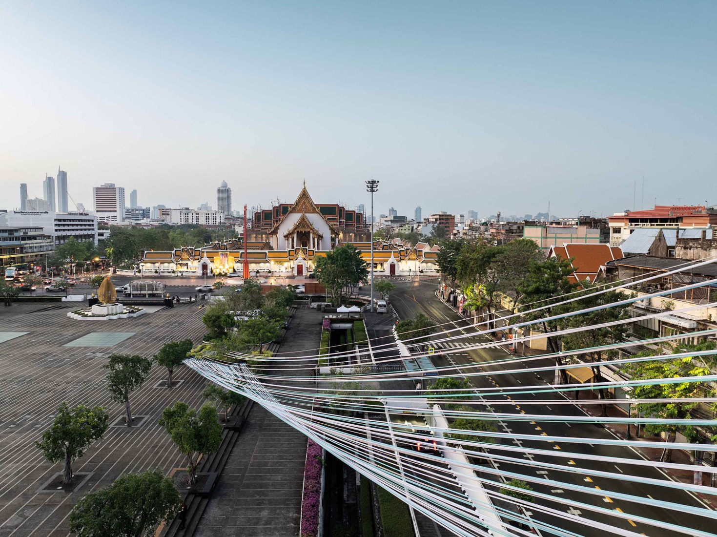 «High Line Bangkok» por HAS design and research. Fotografía por DOF Sky|Ground.