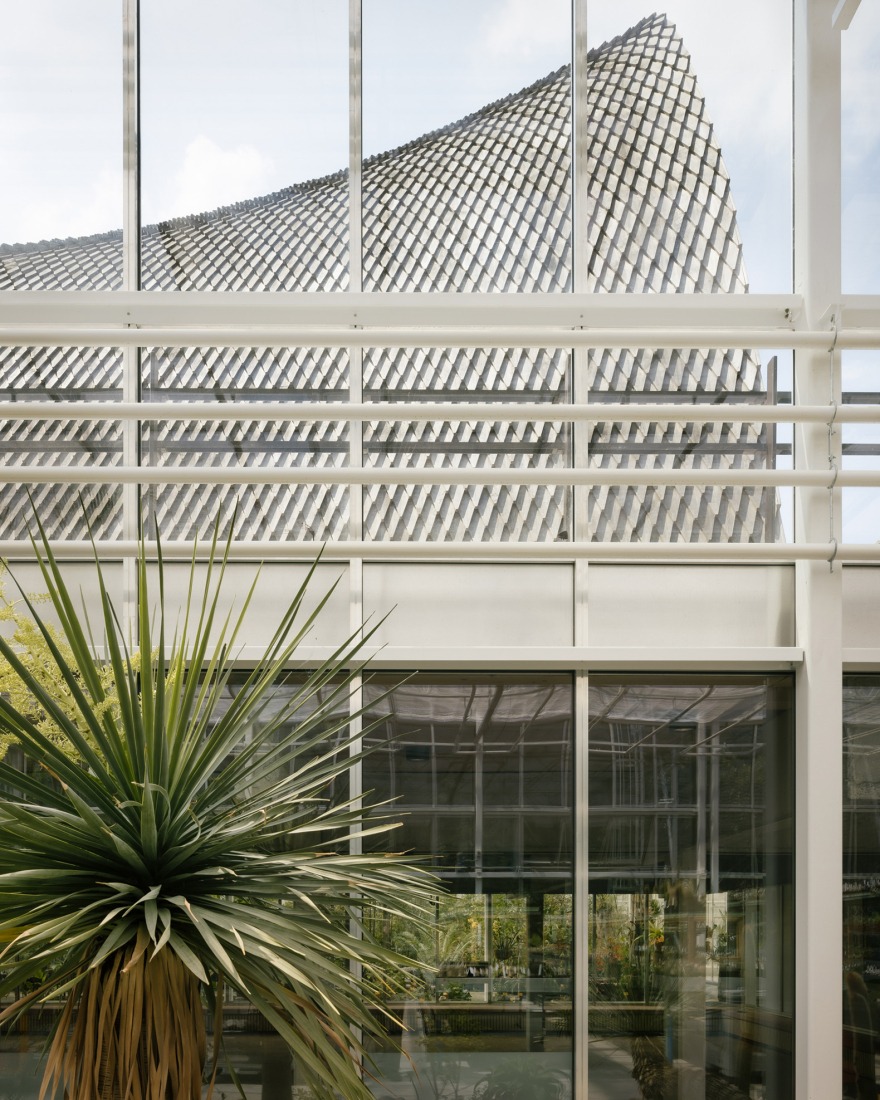 "Green Ark" by NU architectuuratelier + archipelago architects. Photograph by Stijn Bollaert.