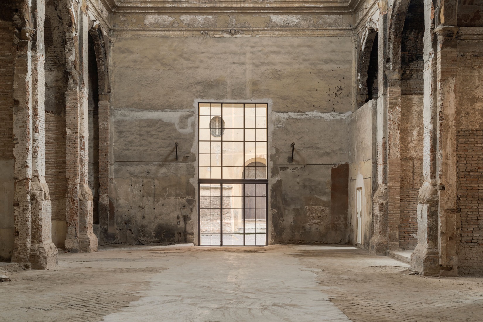 Restauración San Barbaziano por Studio Poggioli. Fotografía por Alessaandro Saletta.