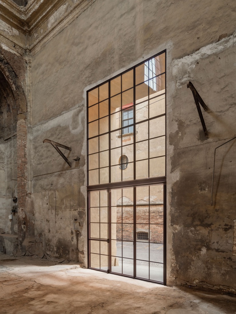 Restauración San Barbaziano por Studio Poggioli. Fotografía por Alessaandro Saletta.