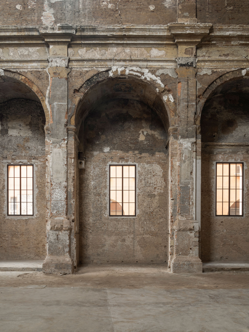 Restauración San Barbaziano por Studio Poggioli. Fotografía por Alessaandro Saletta.