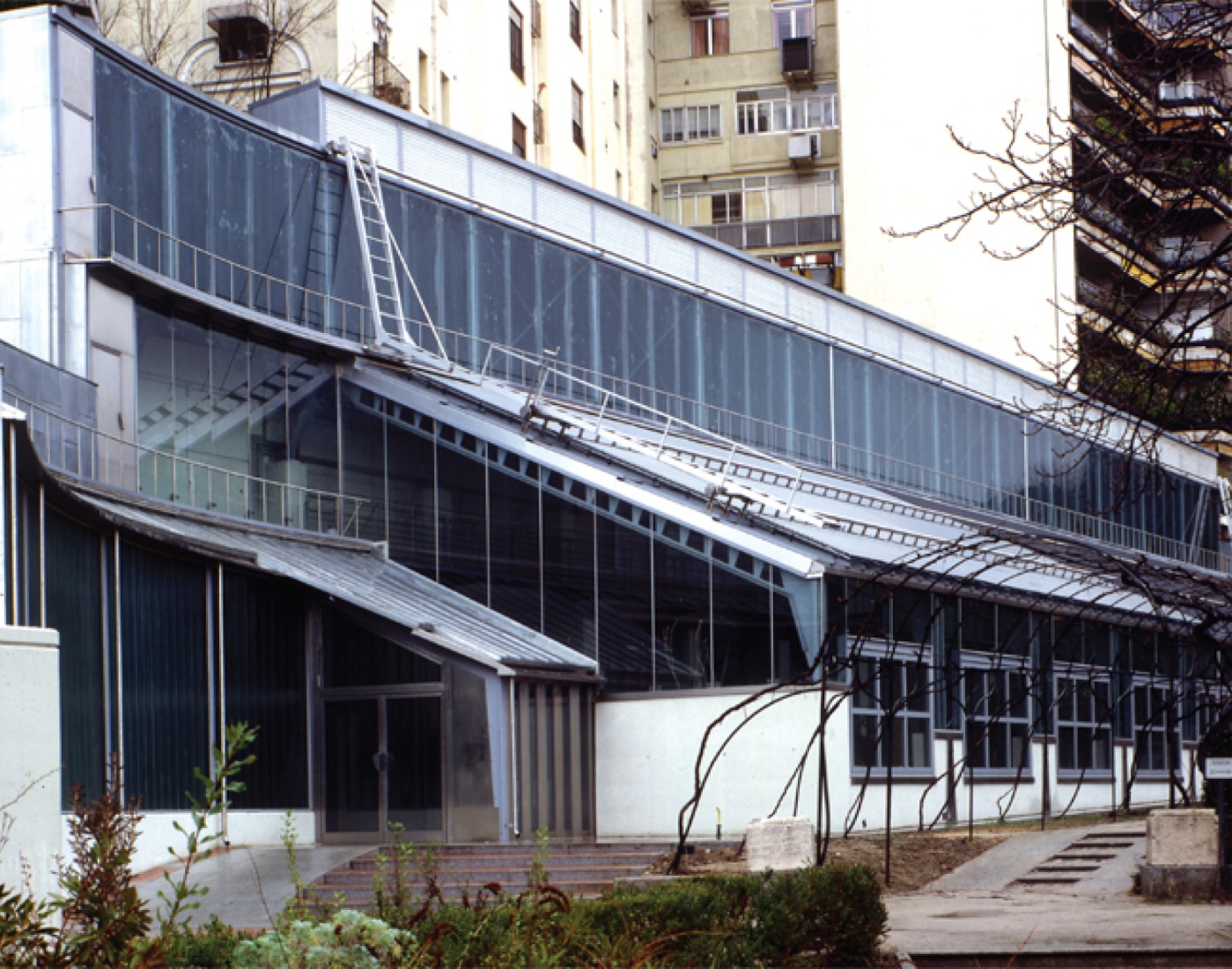 Invernadero del Real Jardín Botánico de Madrid (1991-1992) por Ángel Fernandez Alba. Fotografía por Reto Halme.