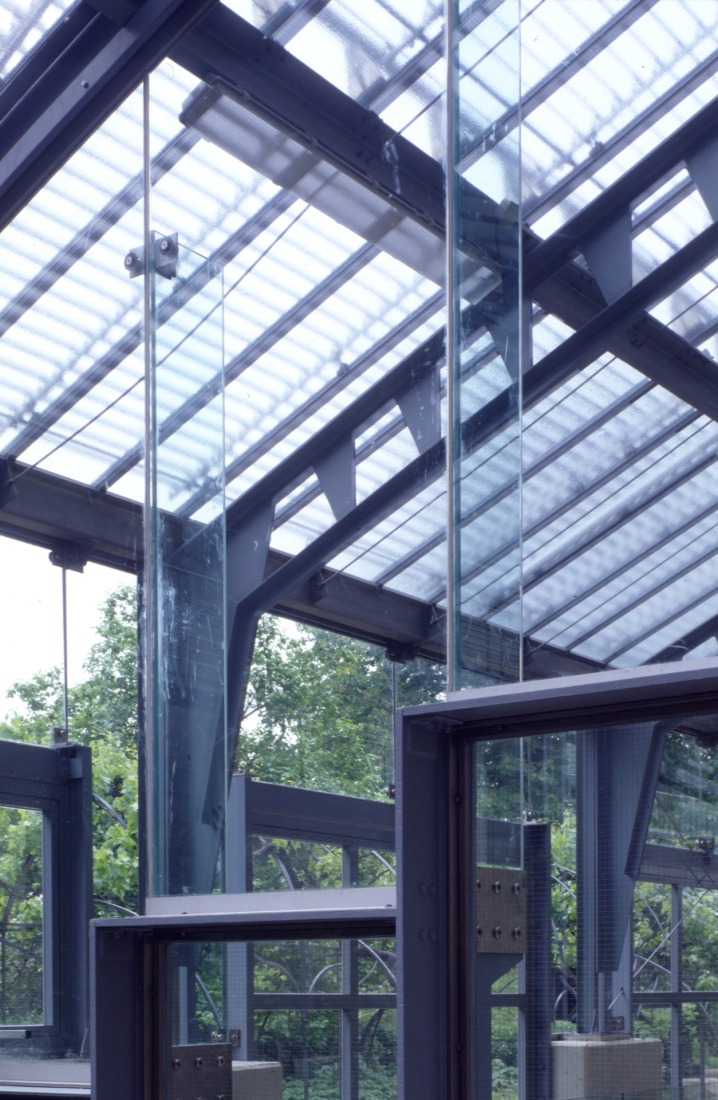 Invernadero del Real Jardín Botánico de Madrid (1991-1992) por Ángel Fernandez Alba. Fotografía por Reto Halme.