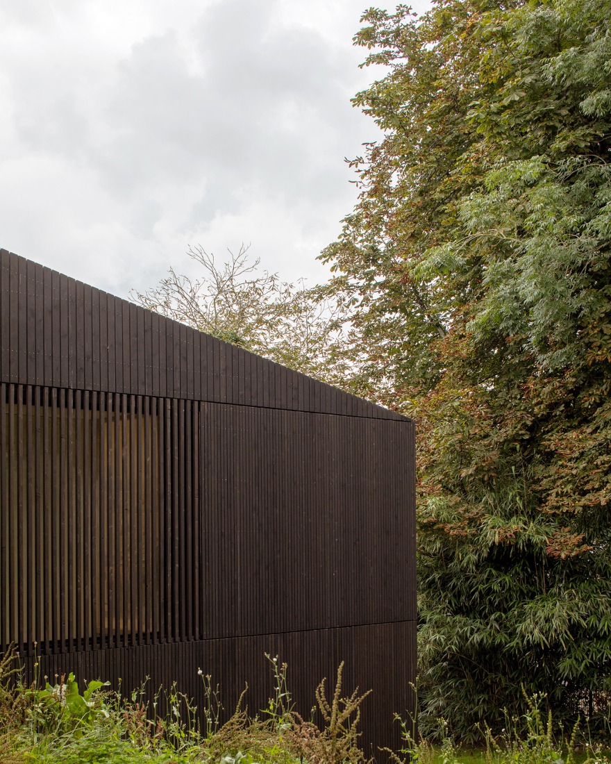 Centro Cultural Pont-Scorff por AGA Architectes Associés. Fotografía por Gaëtan Chevier.