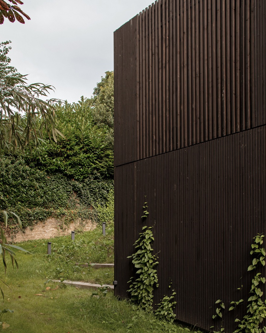 Centro Cultural Pont-Scorff por AGA Architectes Associés. Fotografía por Gaëtan Chevier.