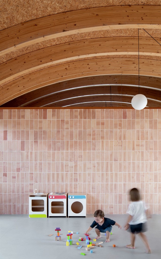 Escoleta infantil de Muro por BOS Arquitectes. Fotografía por Del Rio Bani.