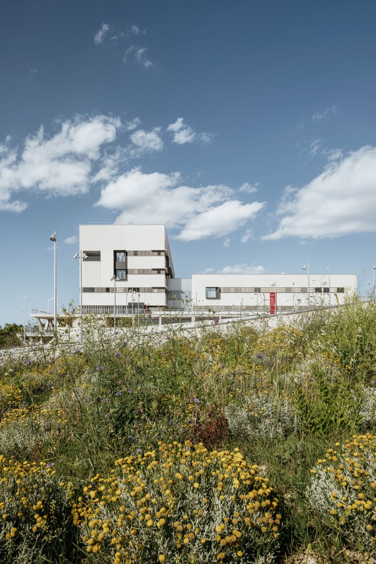 Ontinyent Hospital by Contell-Martínez and Manuel Vega. Photograph by Alejandro Gómez Vives.