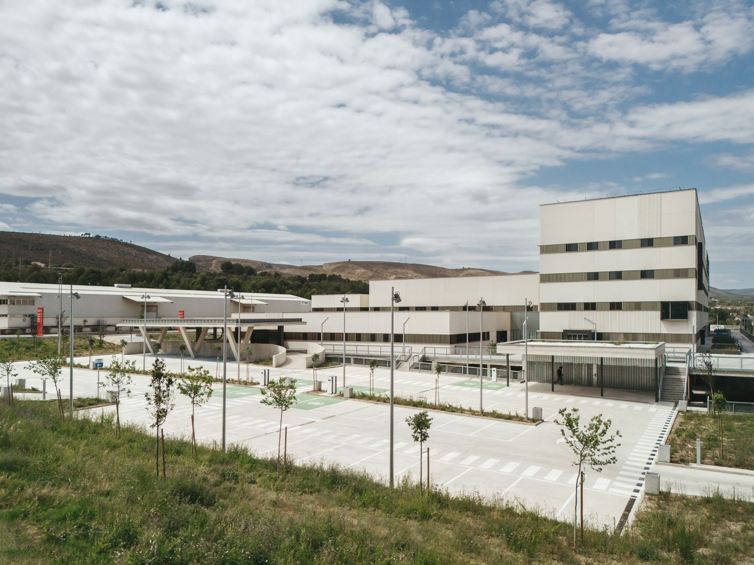 Ontinyent Hospital by Contell-Martínez and Manuel Vega. Photograph by Alejandro Gómez Vives.