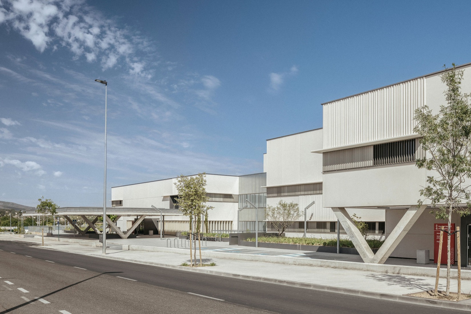Ontinyent Hospital by Contell-Martínez and Manuel Vega. Photograph by Alejandro Gómez Vives.