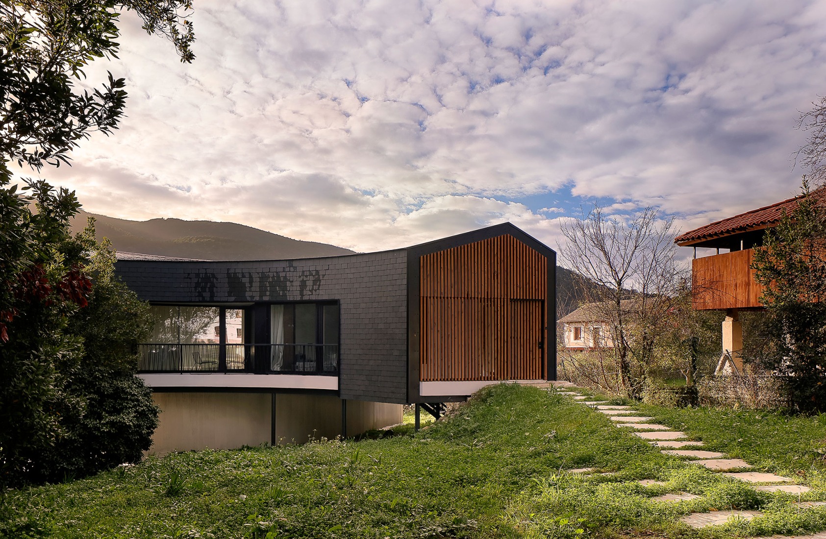 Vivienda unifamiliar «Big Fish» por F5 Proyectos y Arquitectura. Fotografía por Iván Morán. 