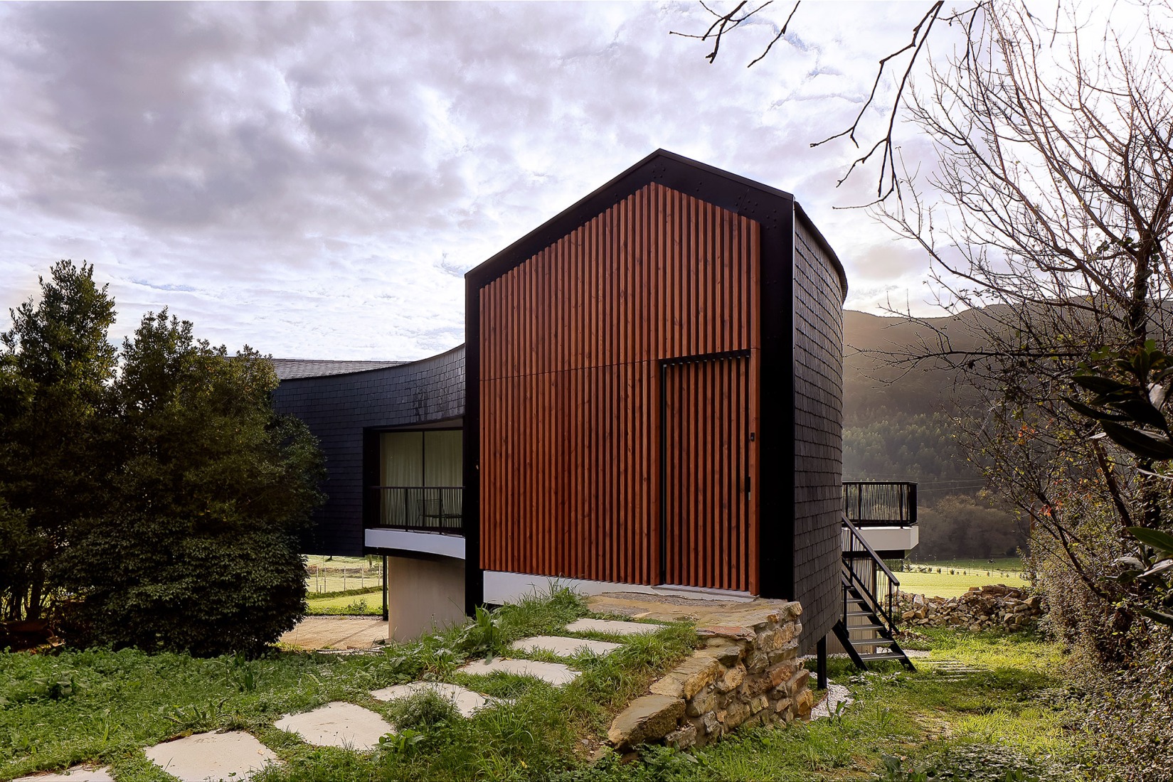 Vivienda unifamiliar «Big Fish» por F5 Proyectos y Arquitectura. Fotografía por Iván Morán. 