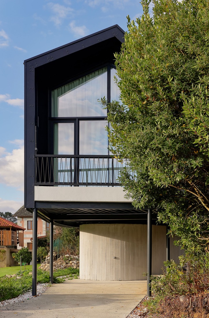 Vivienda unifamiliar «Big Fish» por F5 Proyectos y Arquitectura. Fotografía por Iván Morán. 