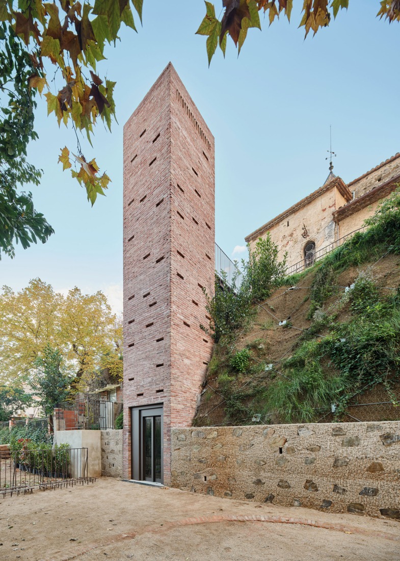 "Font del Rector" by Carles Enrich Studio. Photograph by Adrià Goula.