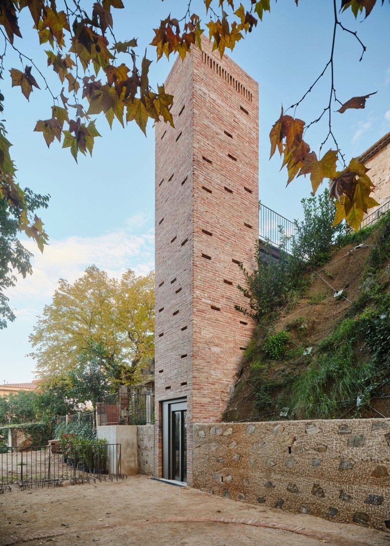 "Font del Rector" by Carles Enrich Studio. Photograph by Adrià Goula.