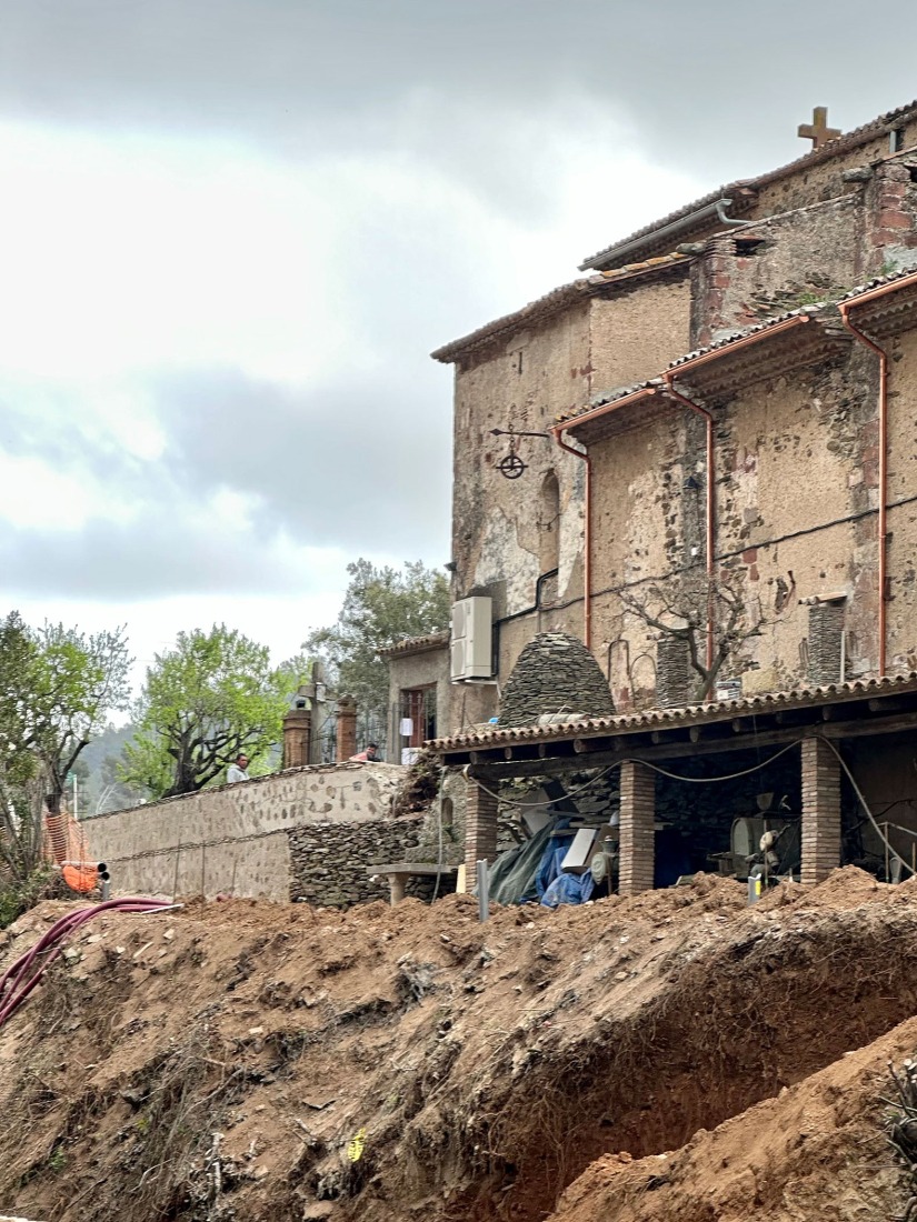 Process "Font del Rector" by Carles Enrich Studio. Photograph by Adrià Goula.