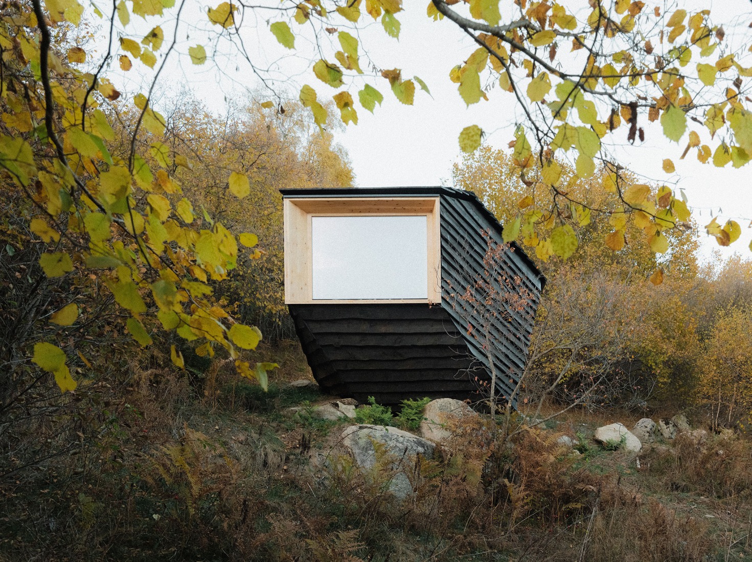 Cabaña «Forestone» por IAAC. Fotografía por Alexander Herbig.