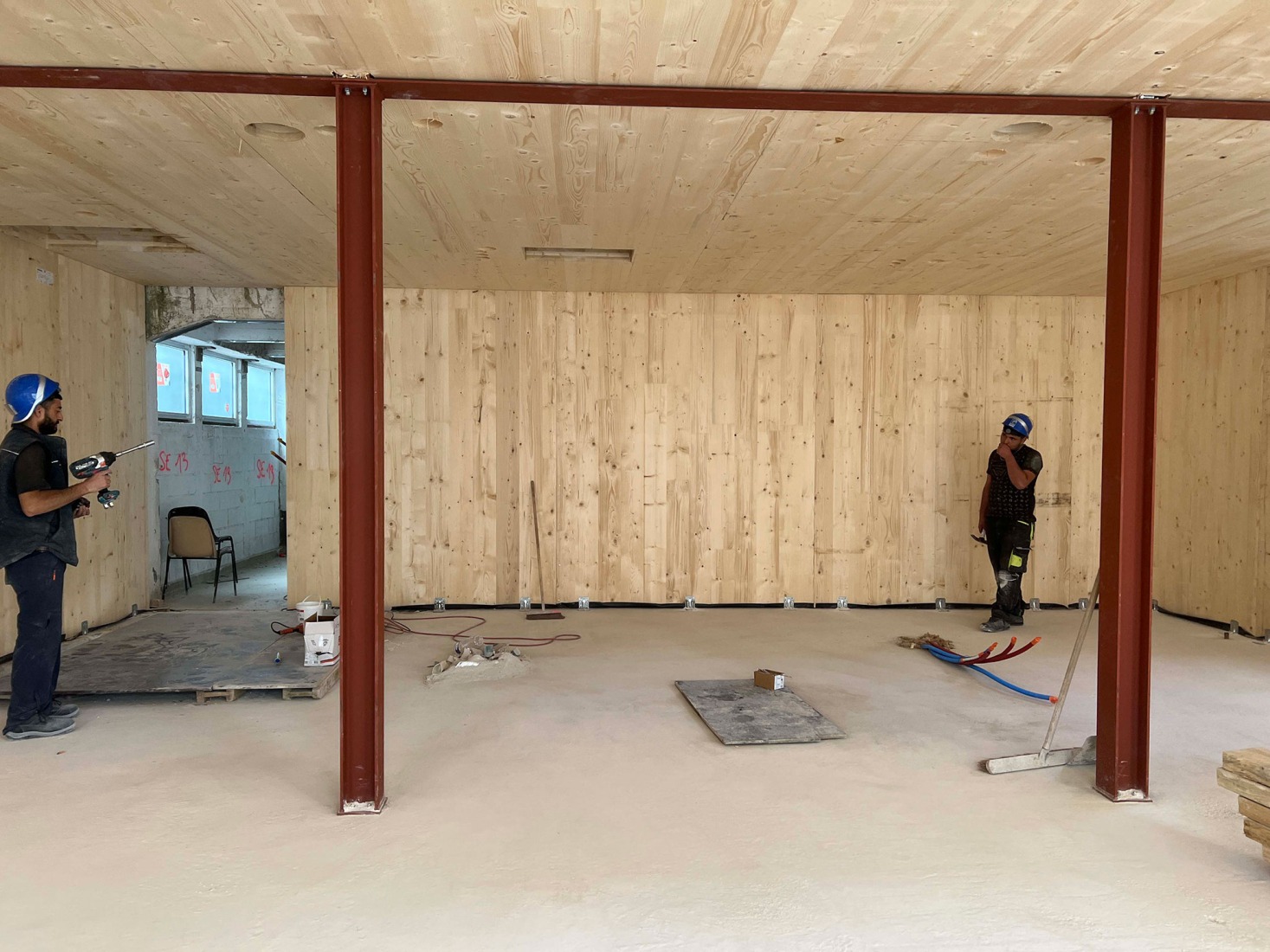 Construction process. Conversion of a car park into a social housing residence by NZI Architectes. 