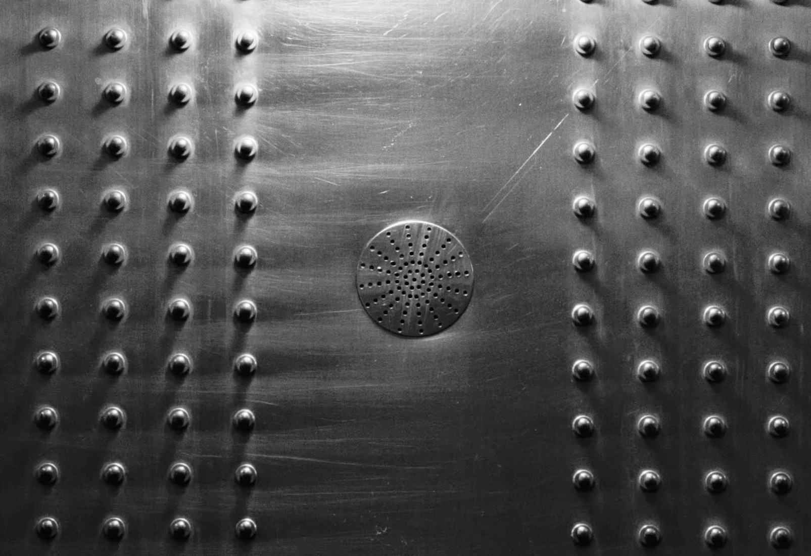 "Circular" by Peces Raros and Nick Warren.