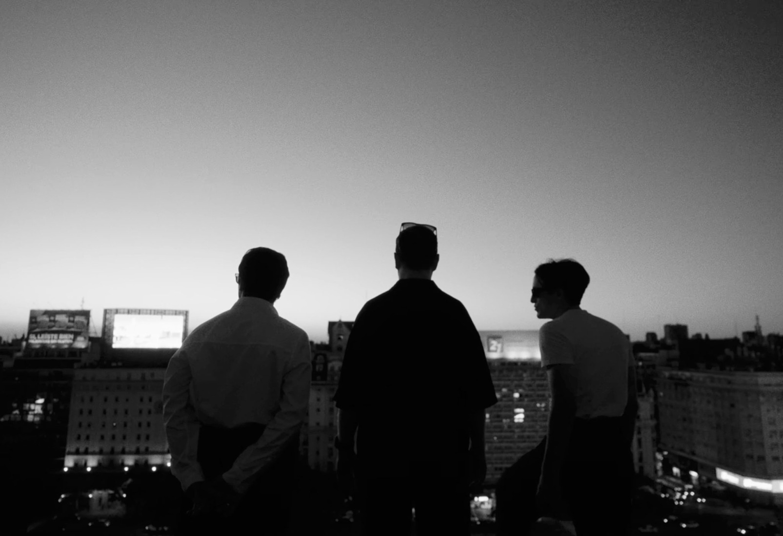 "Circular" by Peces Raros and Nick Warren.