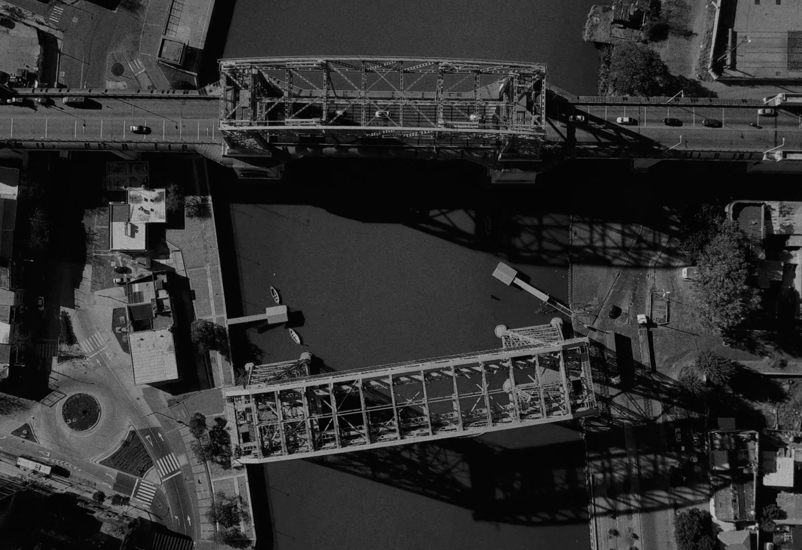 "Circular" by Peces Raros and Nick Warren.