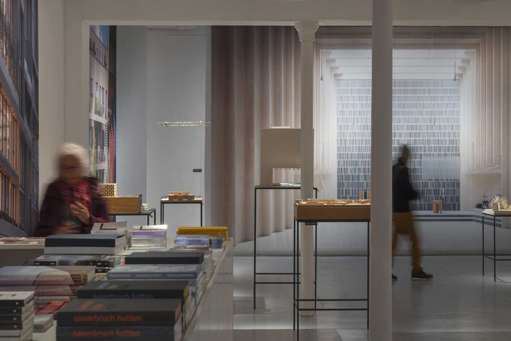 «matière en résonance» por sauerbruch hutton. Fotografía por Jan Bitter.