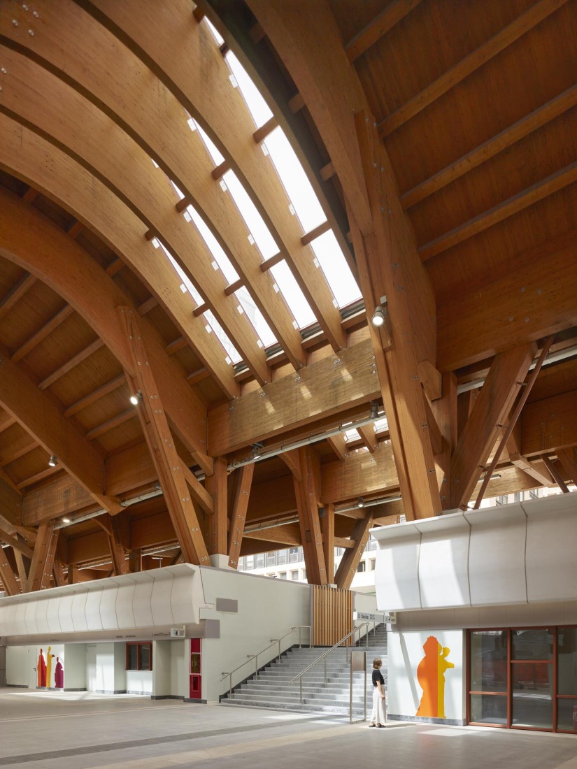 Centro Direzionale, Naples Underground Central Station by Benedetta Tagliabue - EMBT Architects. Photograph by Roland Halbe.