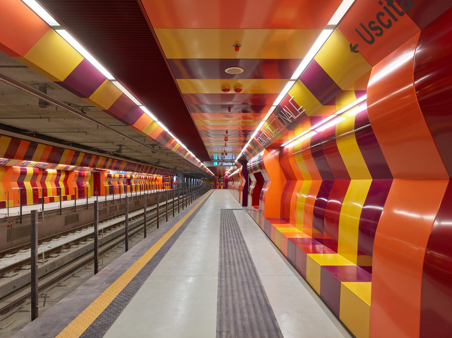 Centro Direzionale, Naples Underground Central Station by Benedetta Tagliabue - EMBT Architects. Photograph by Roland Halbe.