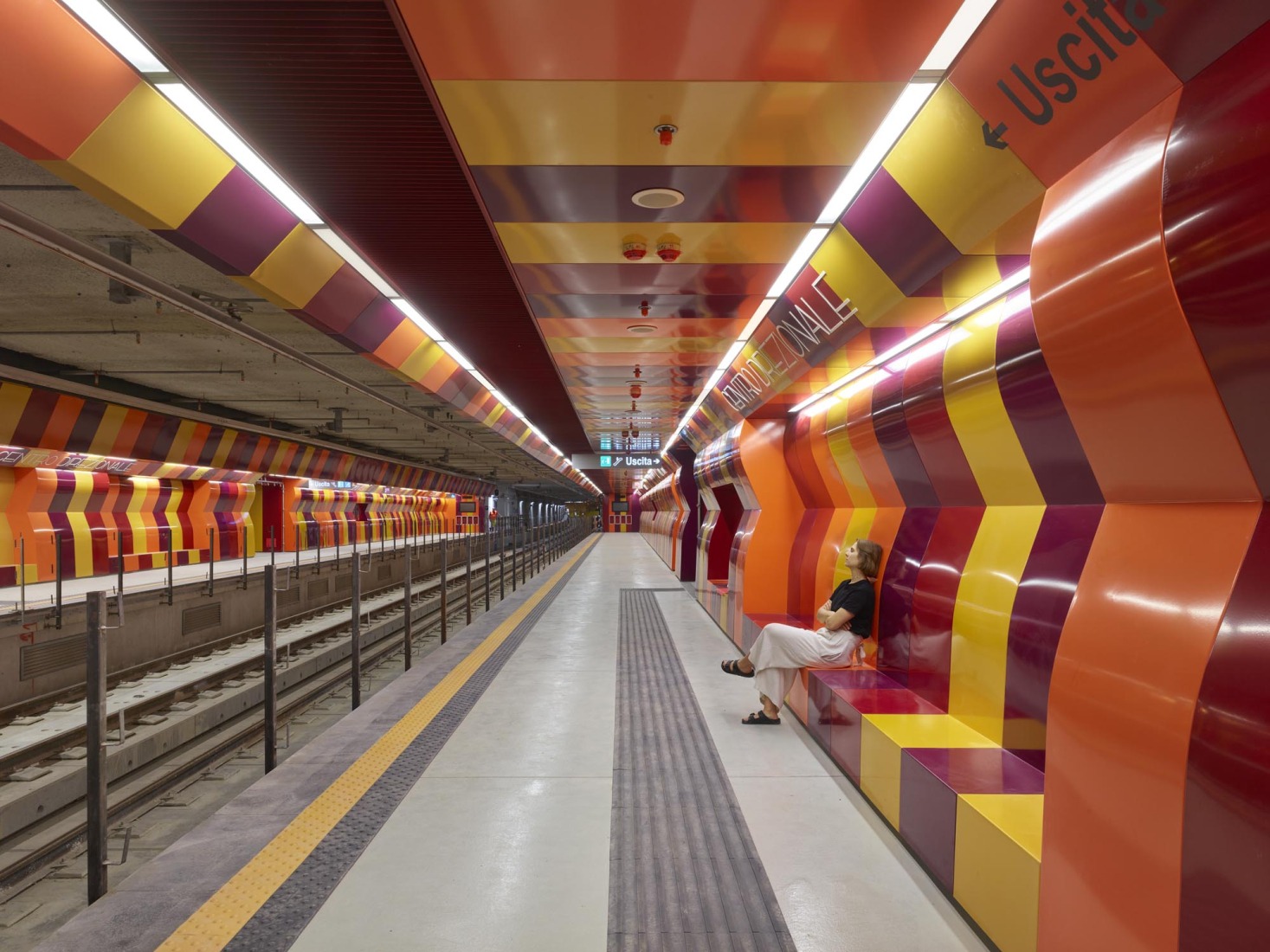 Centro Direzionale, Naples Underground Central Station by Benedetta Tagliabue - EMBT Architects. Photograph by Roland Halbe.