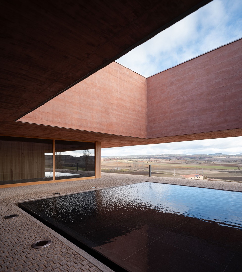 Centro de Recepción de Visitantes de Colonia Clunia Sulpicia por Tejedor Linares Arquitectos. Fotografía por Fernando Alda.