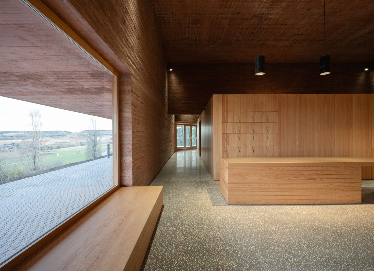 Centro de Recepción de Visitantes de Colonia Clunia Sulpicia por Tejedor Linares Arquitectos. Fotografía por Fernando Alda.