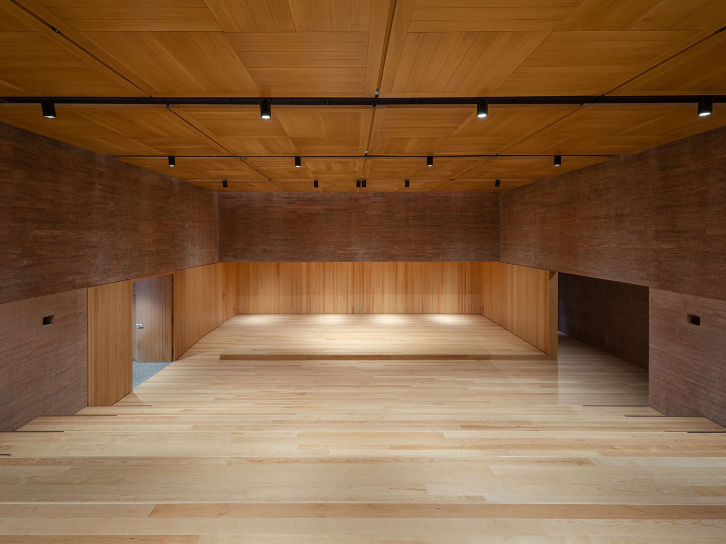 Centro de Recepción de Visitantes de Colonia Clunia Sulpicia por Tejedor Linares Arquitectos. Fotografía por Fernando Alda.