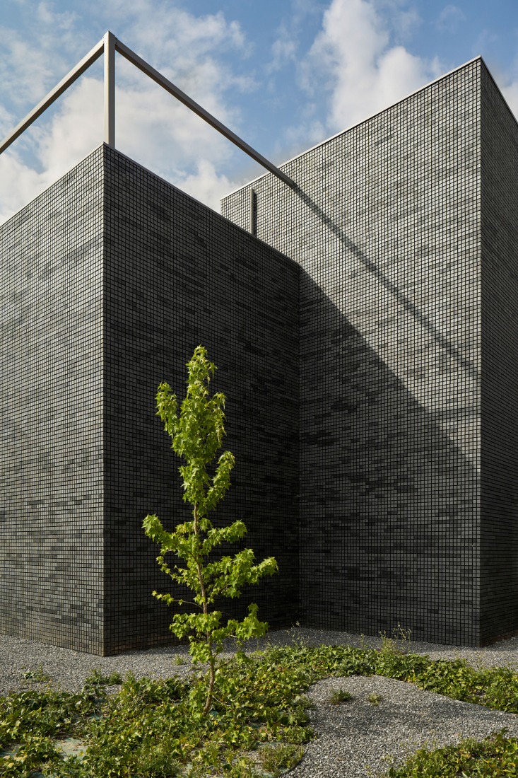 Expansion of the Technology-Based Business Center by VIRA arquitectura. Photograph by Javier Bravo.