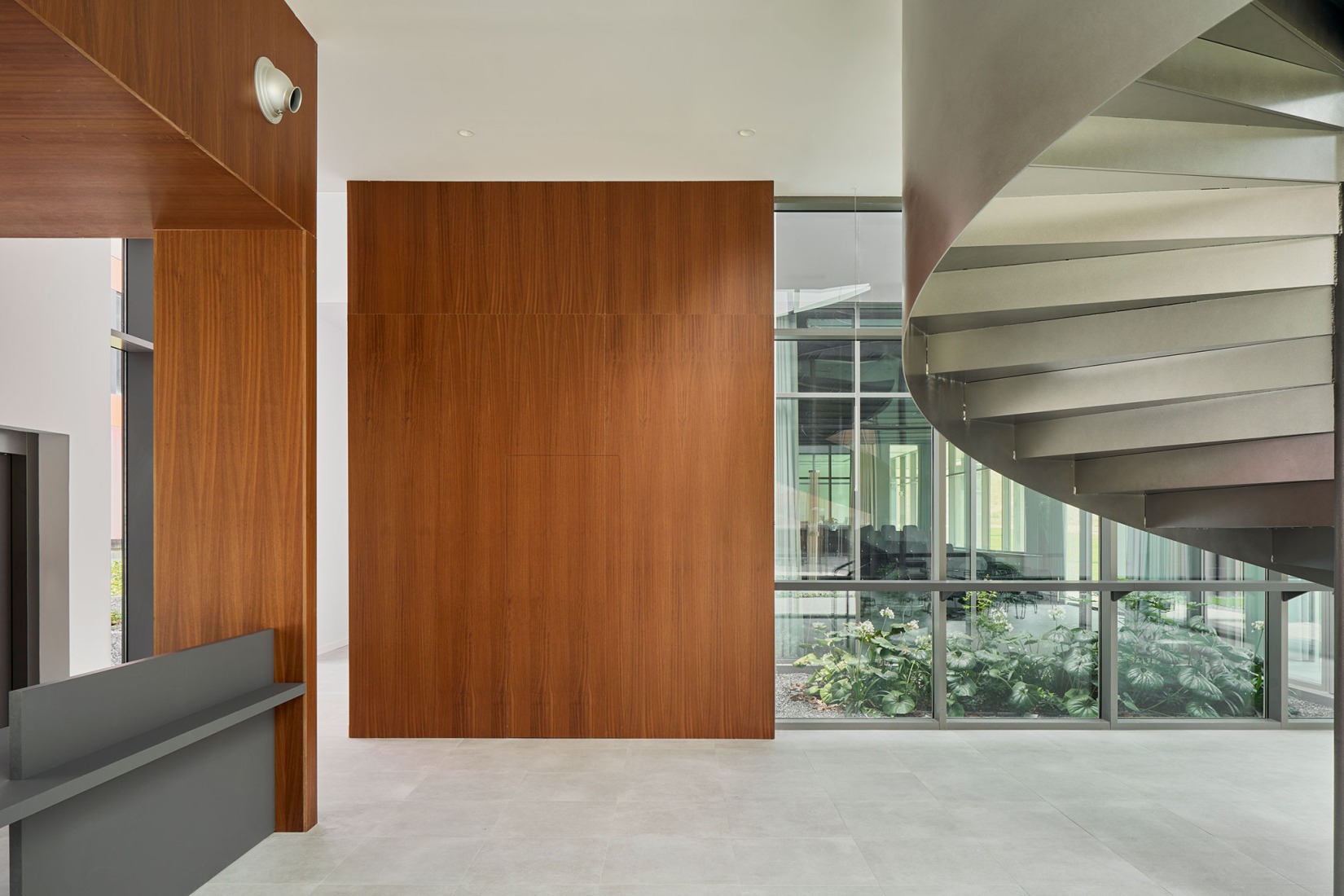 Expansion of the Technology-Based Business Center by VIRA arquitectura. Photograph by Javier Bravo.