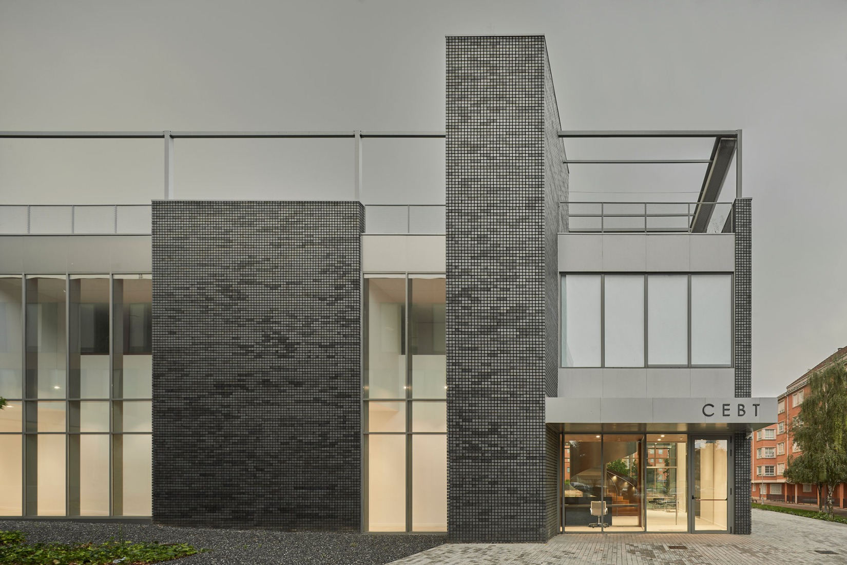 Expansion of the Technology-Based Business Center by VIRA arquitectura. Photograph by Javier Bravo.