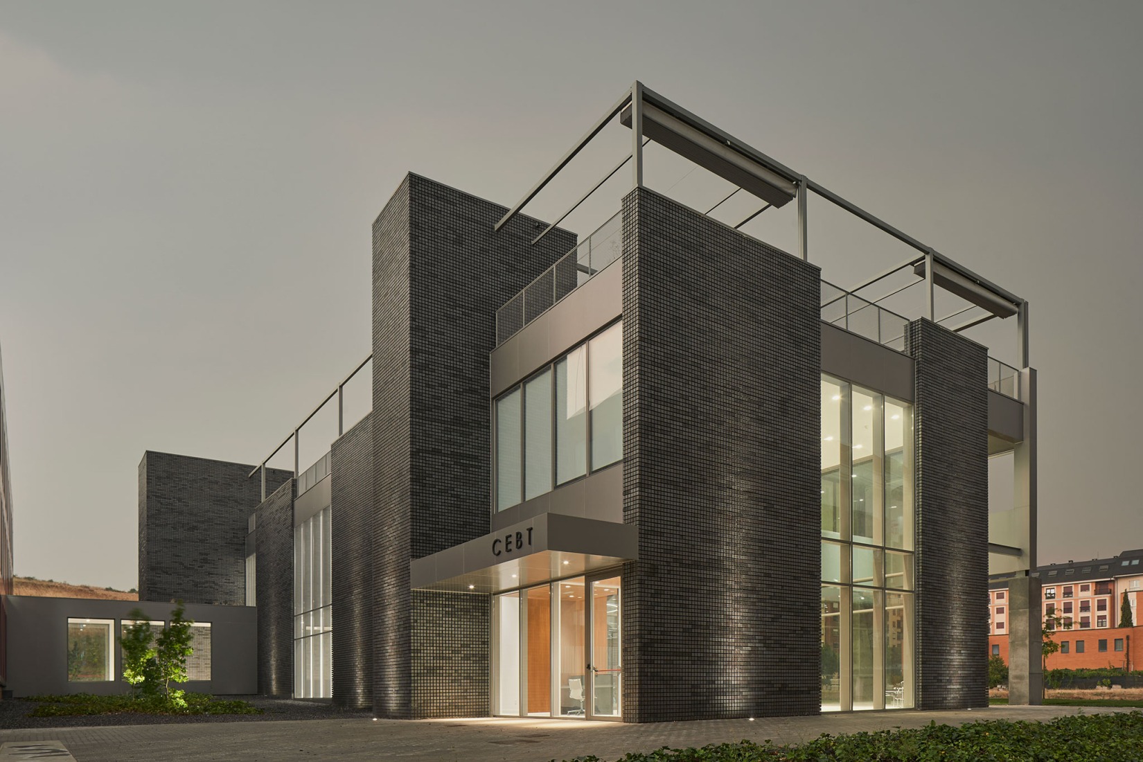 Expansion of the Technology-Based Business Center by VIRA arquitectura. Photograph by Javier Bravo.