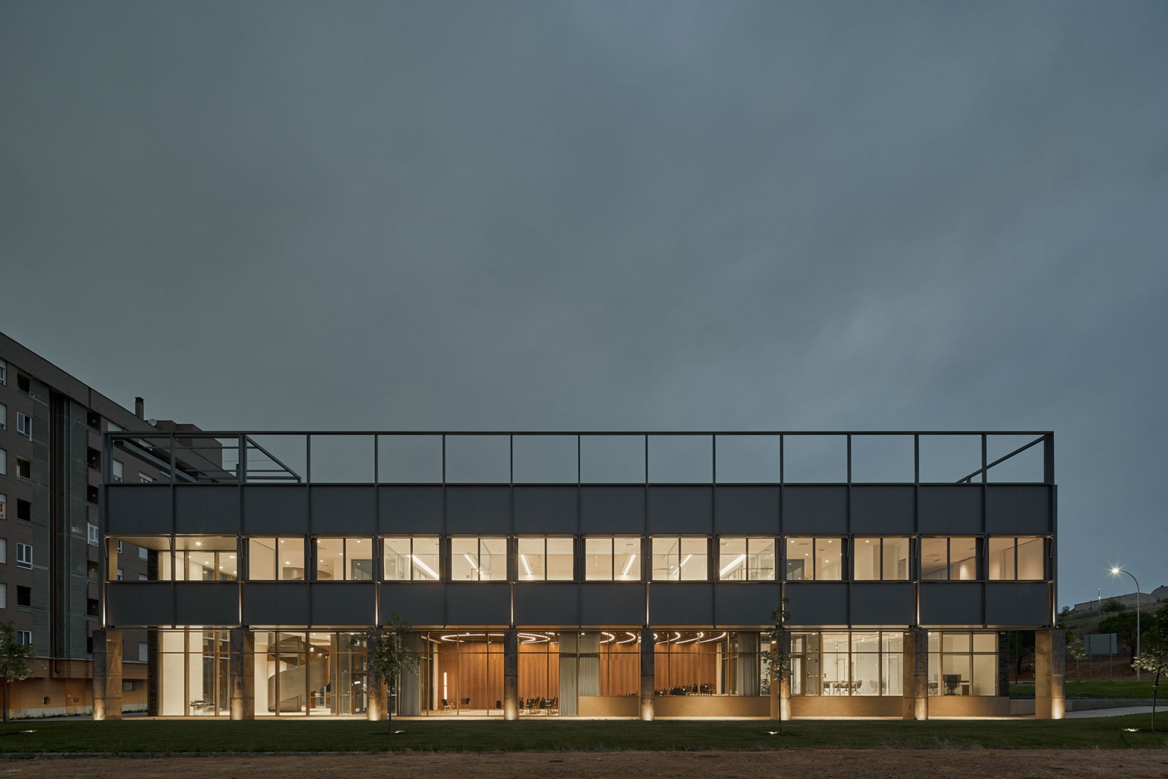 Expansion of the Technology-Based Business Center by VIRA arquitectura. Photograph by Javier Bravo.