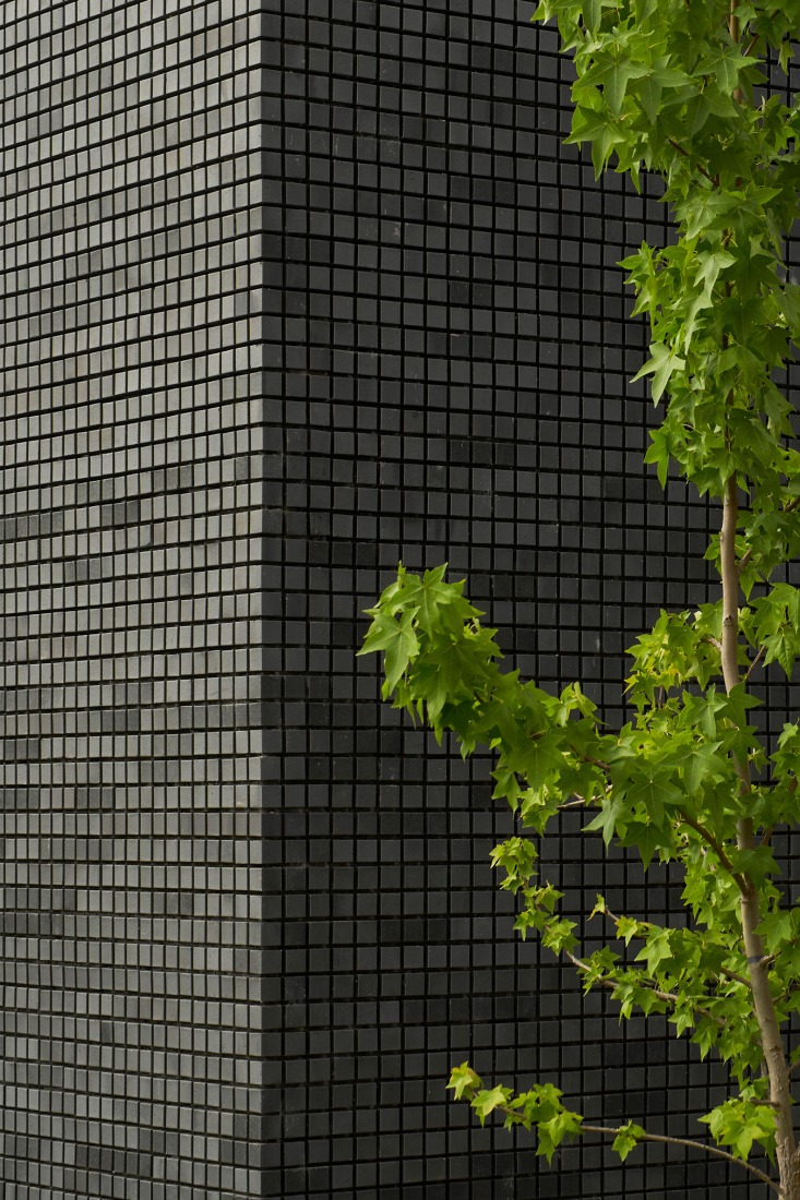 Expansion of the Technology-Based Business Center by VIRA arquitectura. Photograph by Javier Bravo.