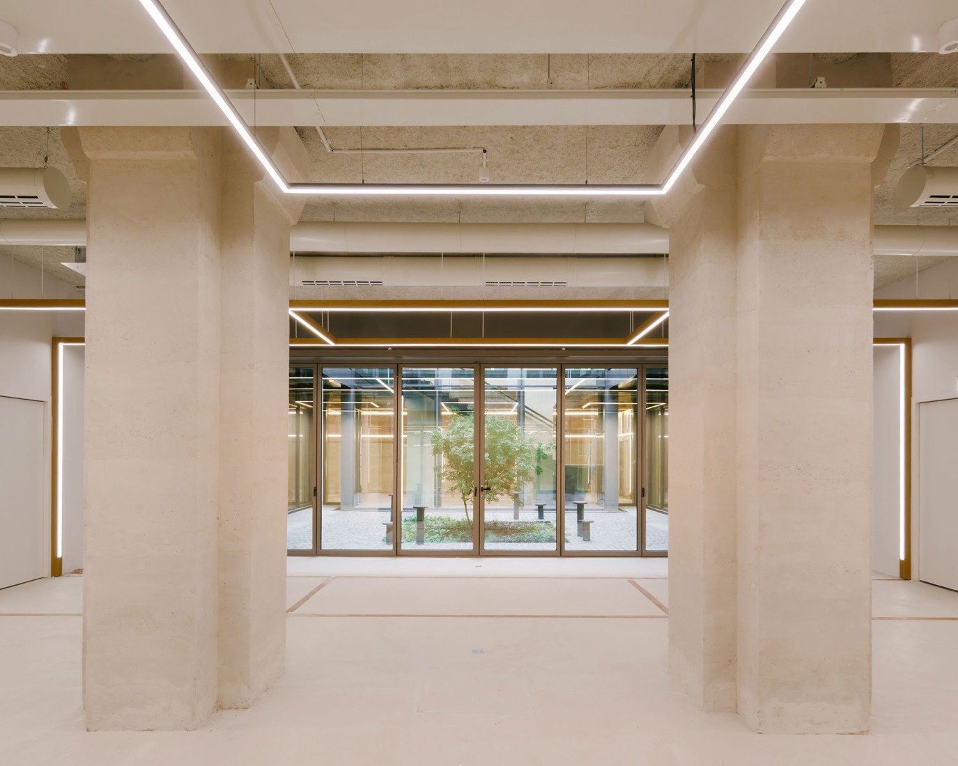 "Sentier" by COVE Architectes + CALQ Architectes. Photograph by Maxime Verret.