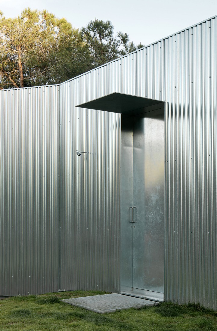 Casa 144º by Jaime Prous Architects and Pineda Monedero. Photograph by Del Río Bani.