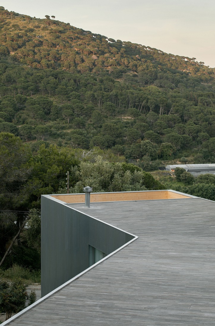 Casa 144º by Jaime Prous Architects and Pineda Monedero. Photograph by Del Río Bani.
