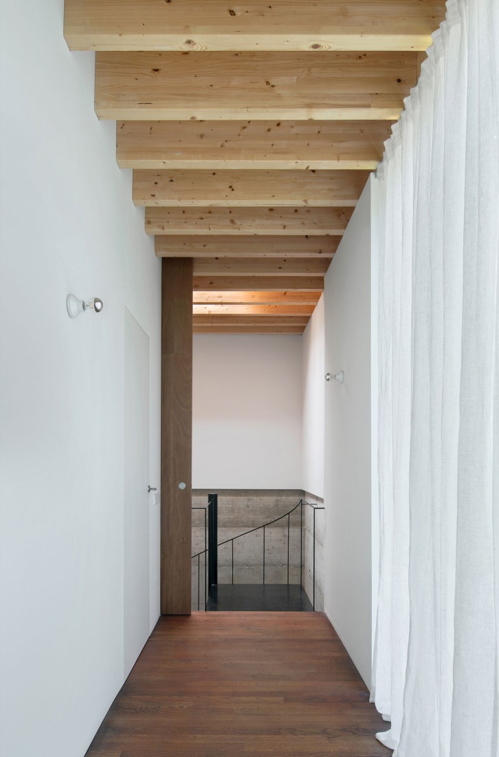 Casa 144º by Jaime Prous Architects and Pineda Monedero. Photograph by Del Río Bani.