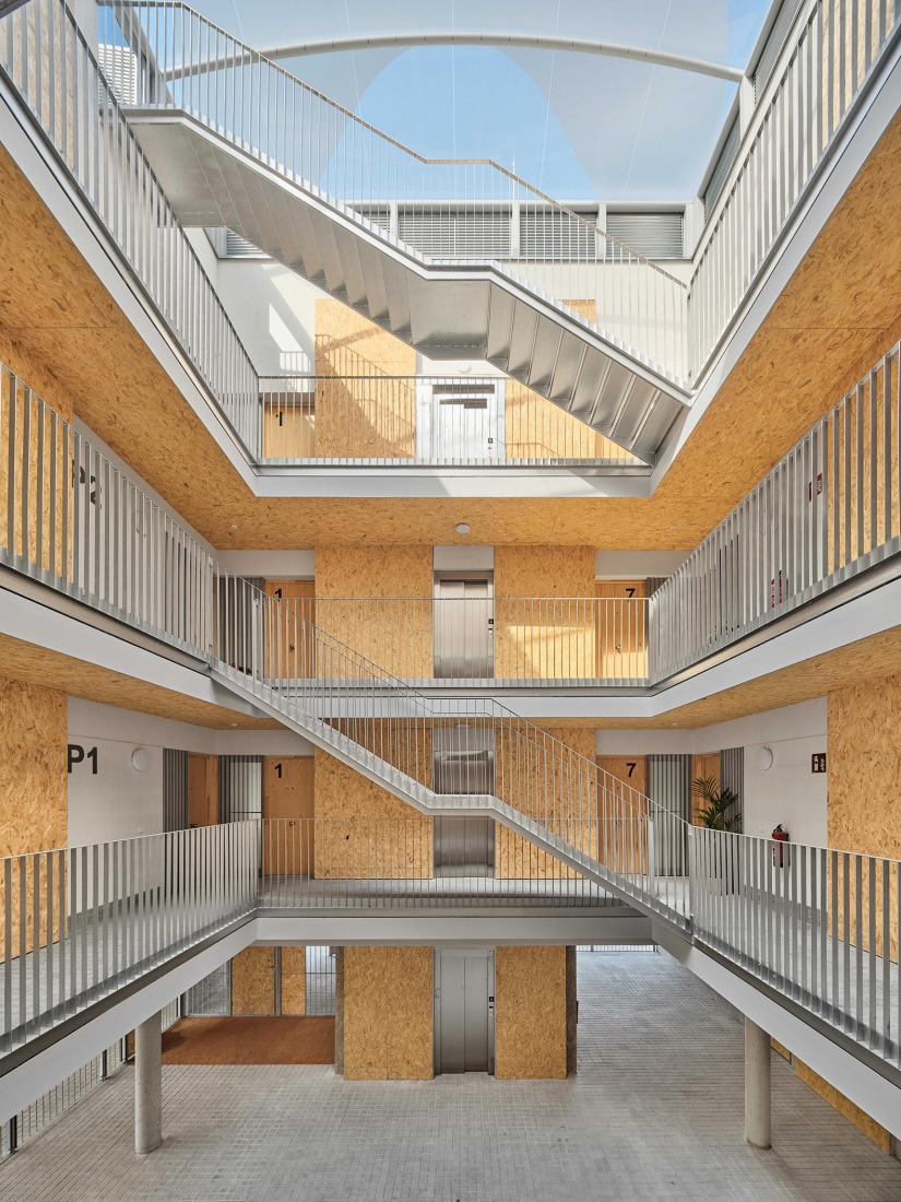 Social housing and collective space in Igualada by UTE MBM arquitectes + 4RQ arquitectura. Photograph by Adrià Goula.