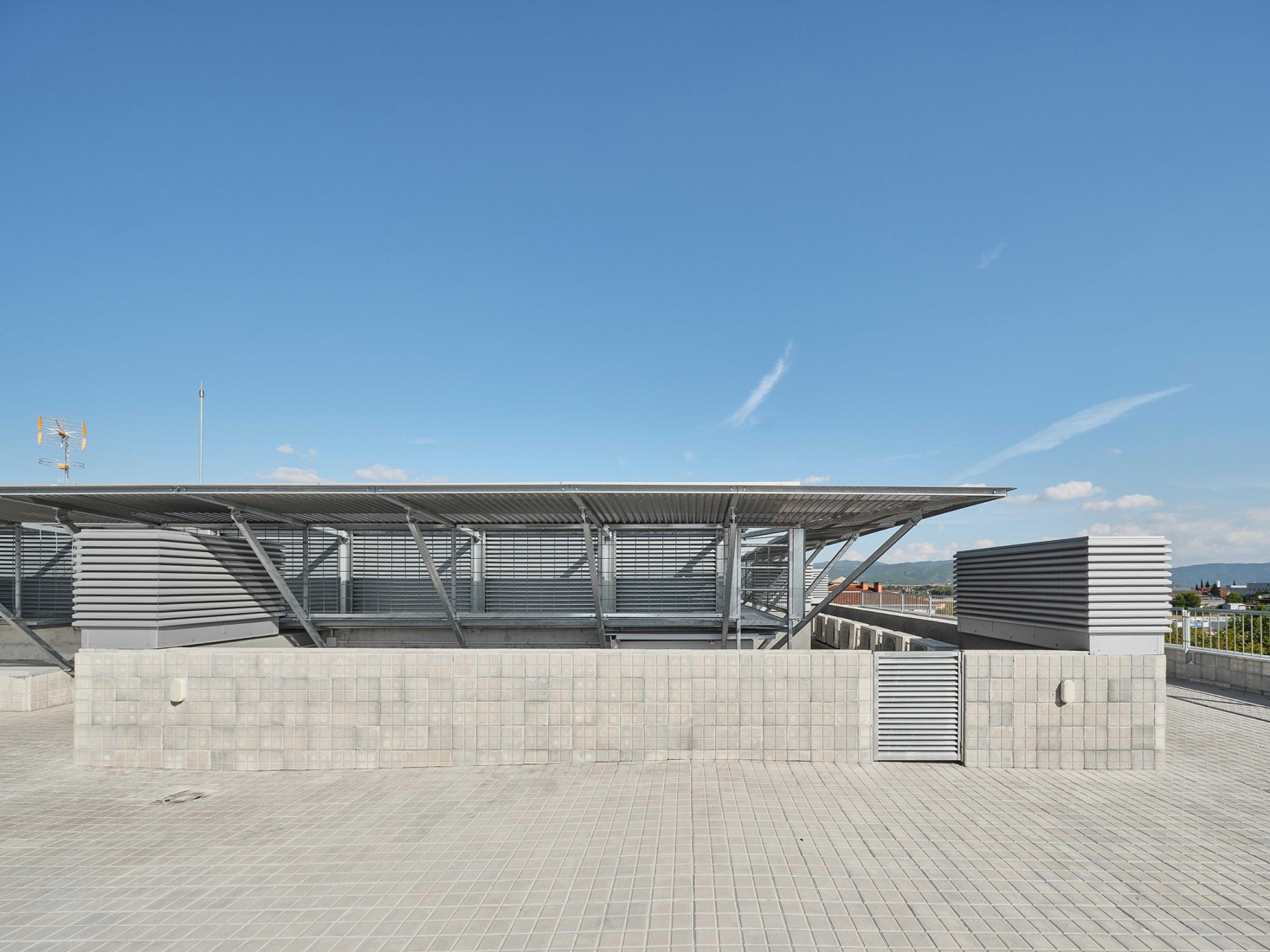 Social housing and collective space in Igualada by UTE MBM arquitectes + 4RQ arquitectura. Photograph by Adrià Goula.