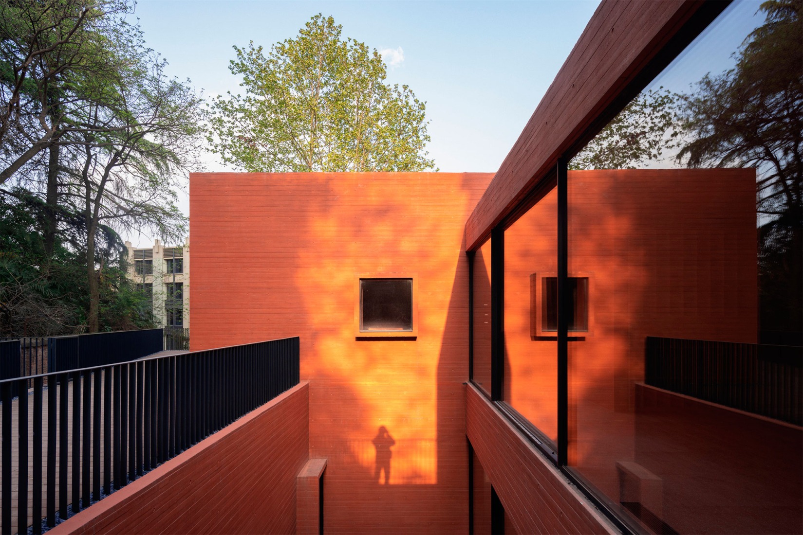 Centro de Exposiciones «Red Box» por Mix. Fotografía por Arch-Exist.