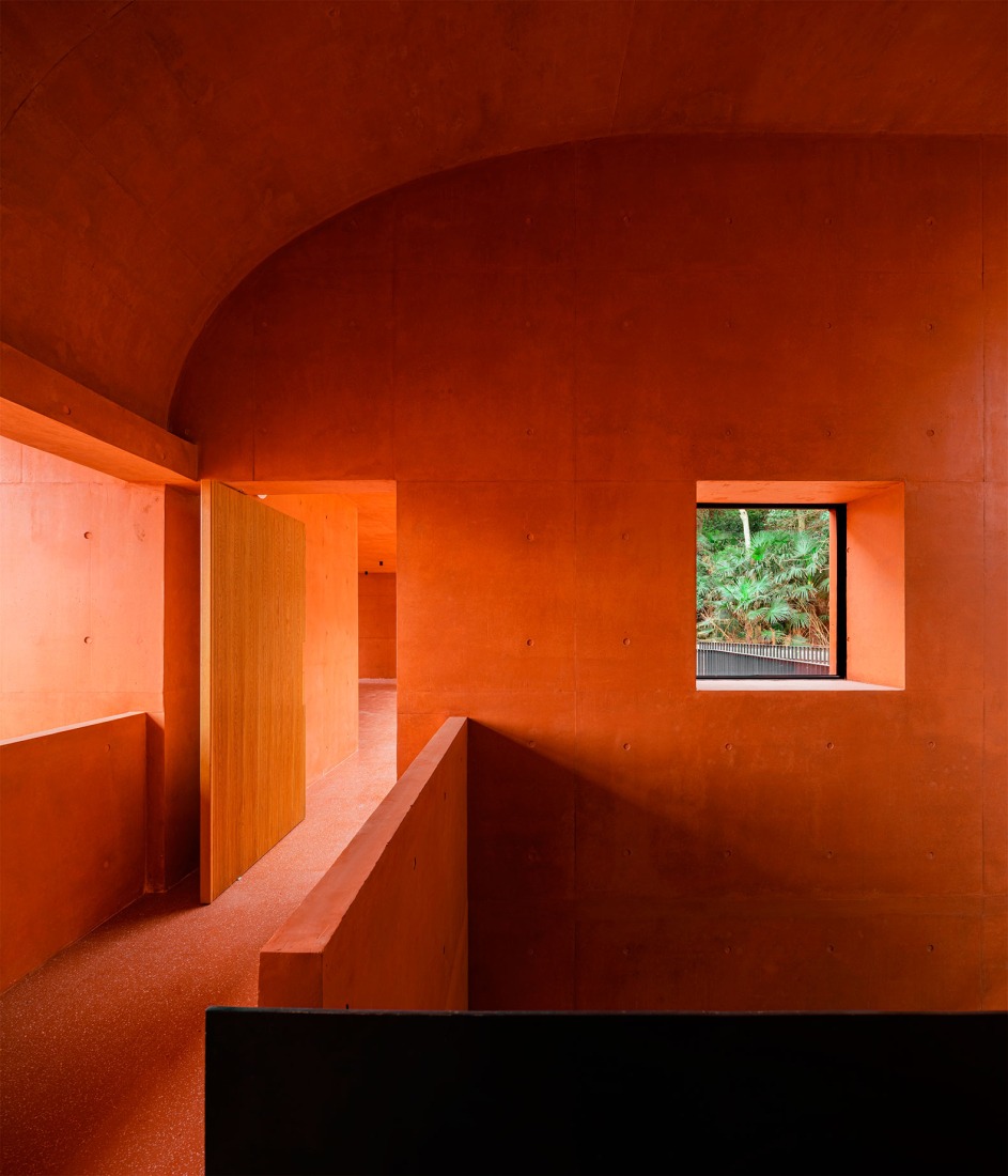 Centro de Exposiciones «Red Box» por Mix. Fotografía por Arch-Exist.