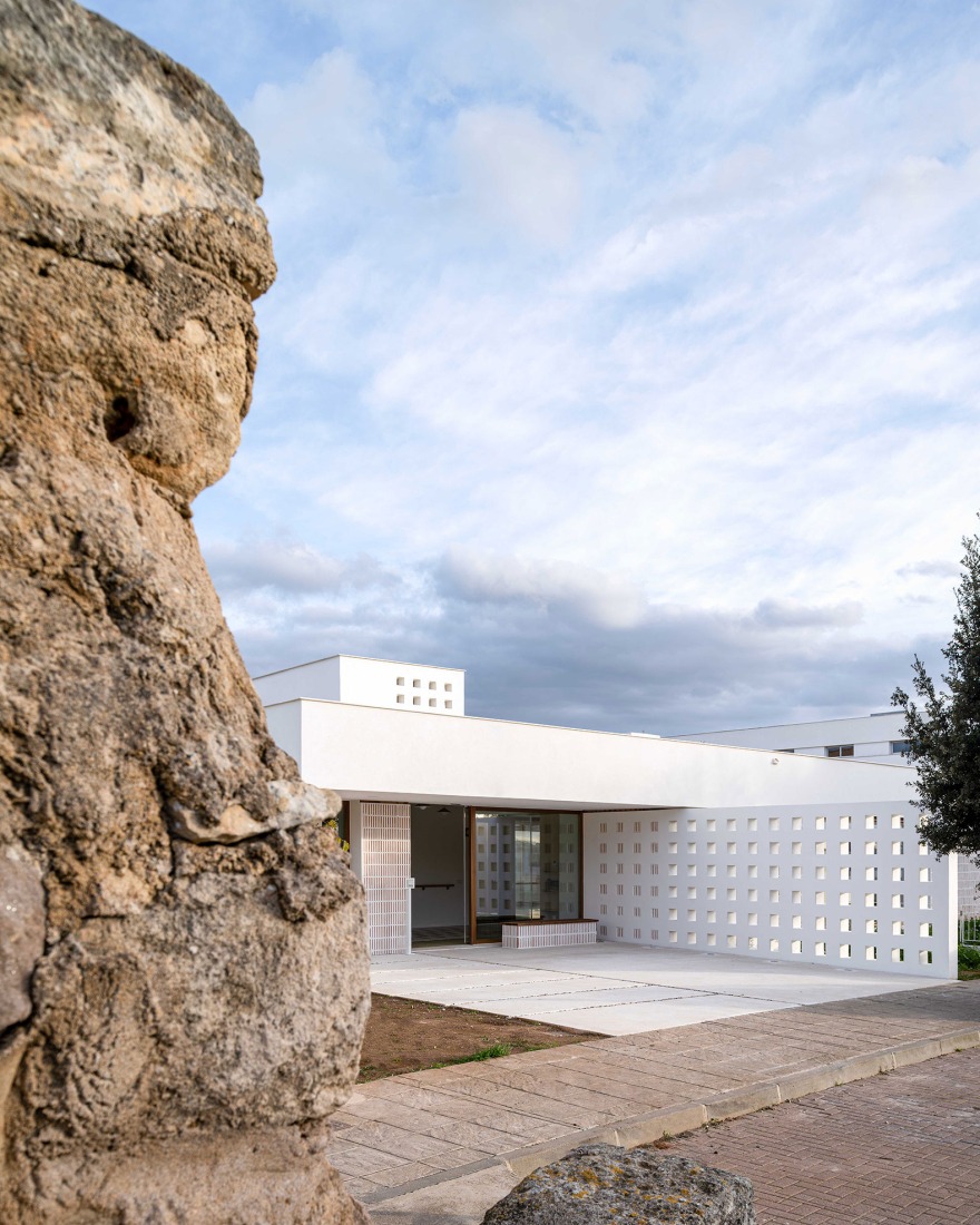 Alaior Day Centre by Montis Sastre Arquitectura. Photograph by Lluís Bort.